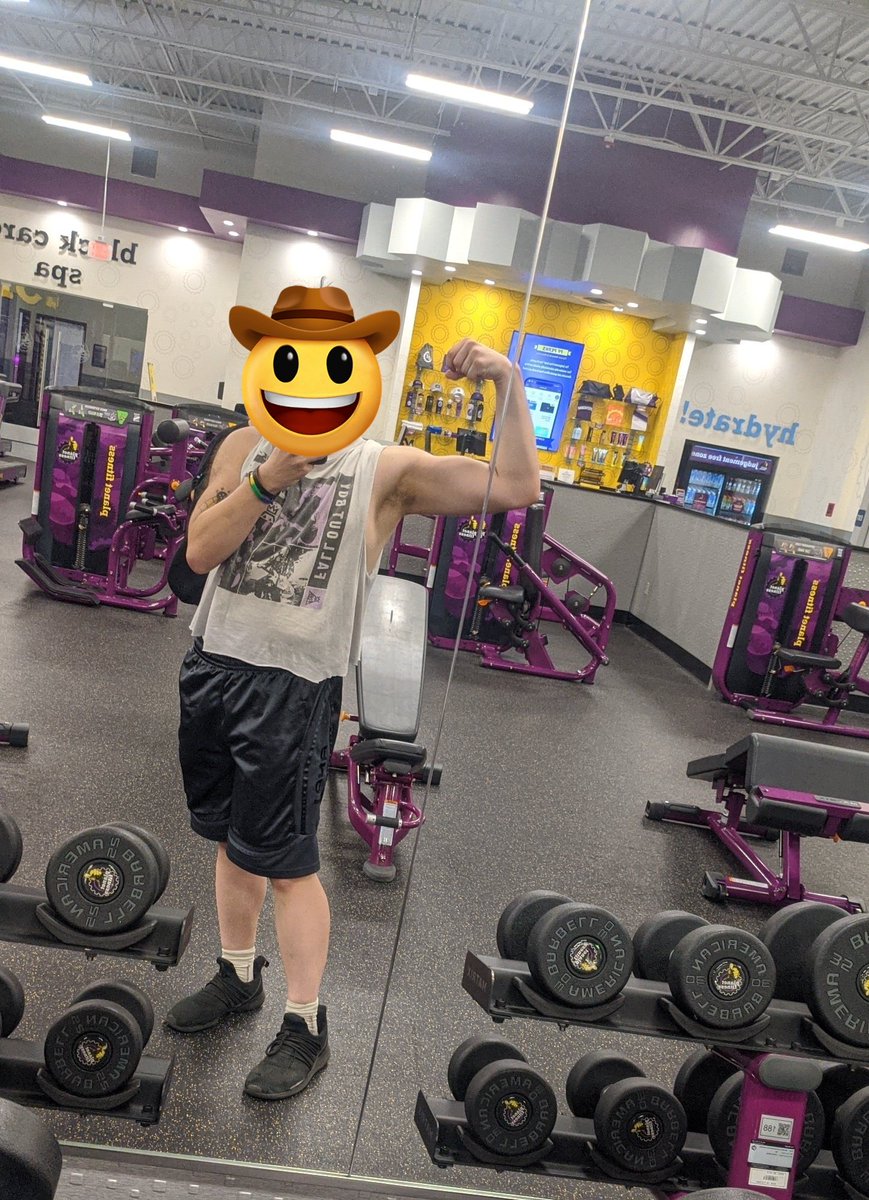 PunkTheYeen's tweet photo. New to the scene but haiiiii! https://t.co/ebkbVXDaEn
