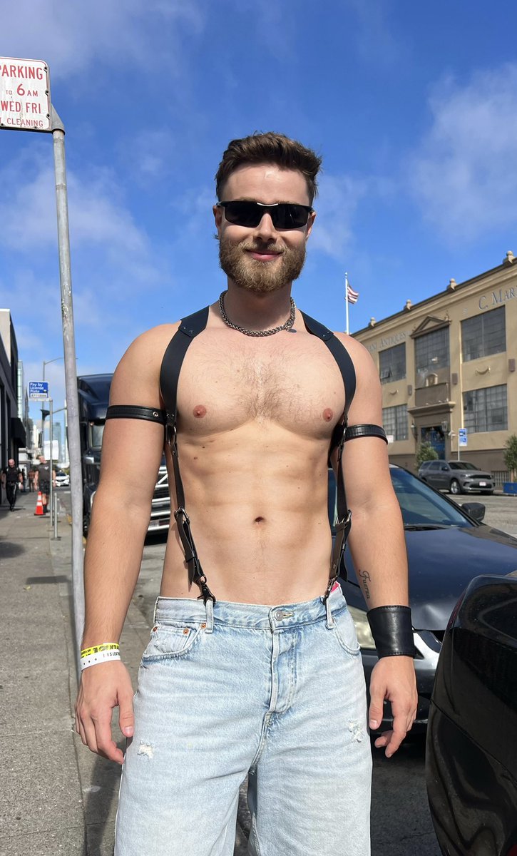 AlexxHunterx's tweet photo. Folsom 😈😈 https://t.co/TADzDb1VzF