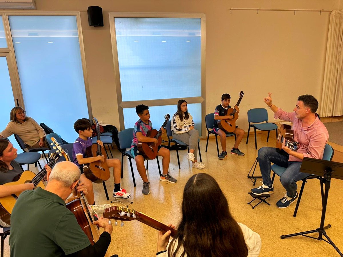 💃 El Festival de Flamenco, organizado por el Ayuntamiento de #Caravaca tiene también una vertiente educativa, con la clase magistral impartida por el guitarrista Carlos Piñana en el <a href="/ConservCaravaca/">ConservCaravaca</a> 

#CaravacaAñoJubilar2024