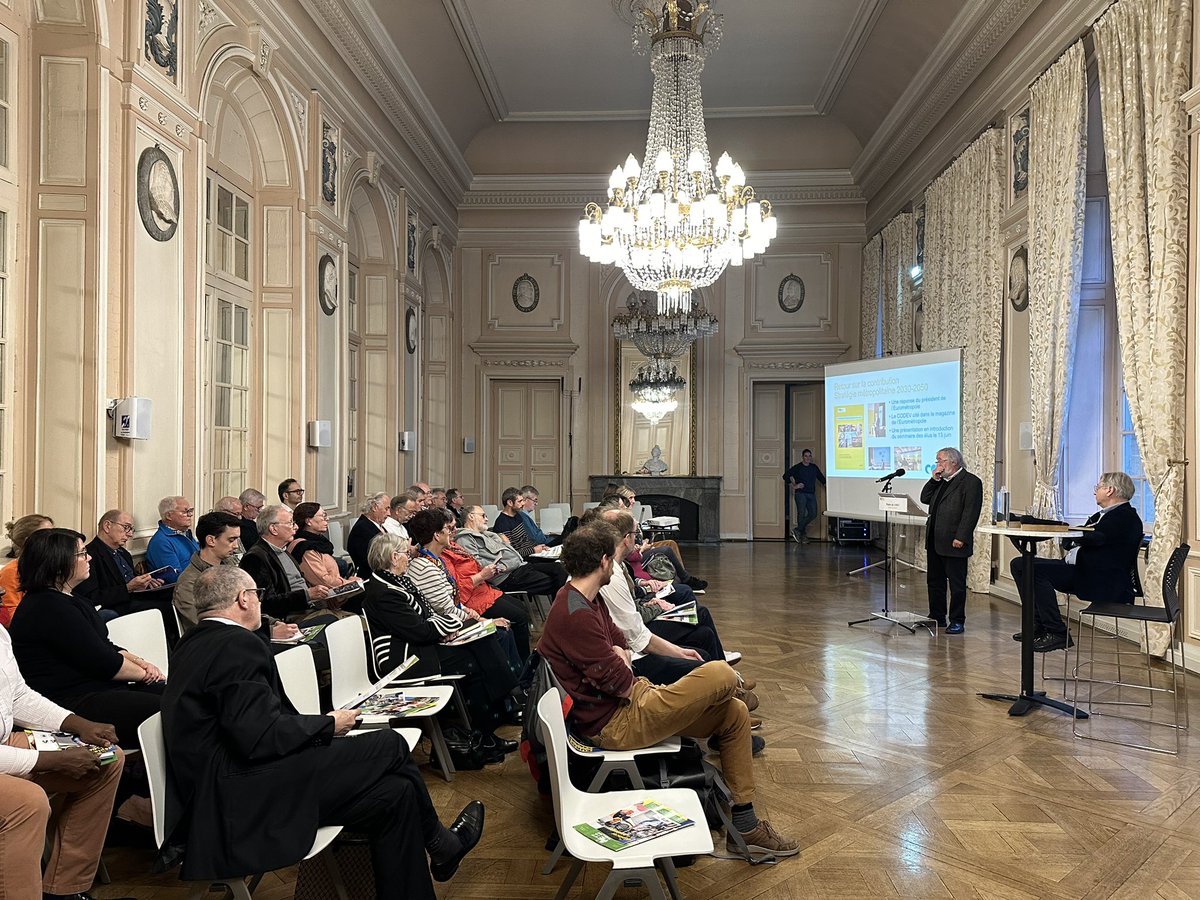 Ce jeudi 24 octobre, dans les salons de l’Hôtel de Ville de Metz, le CODEV, instance participative, a eu l’honneur d’accueillir, lors de sa réunion plénière, le Président de l’ <a href="/EuroMetroMetz/">Eurométropole de Metz</a> François Grosdidier.
💬Un moment important de dialogue pour notre conseil. <a href="/CoordNatCD/">CNCD</a>