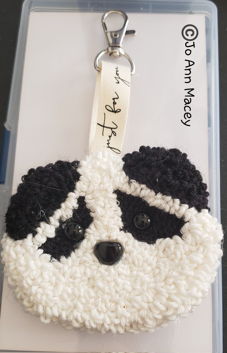 JoannMacey's tweet photo. #giveaway
#pandalovers
#handmadewithlove 
Here's your chance to win this handmade panda key fob. But you must be a member of The Ultimate Panda Fan group to participate. New members are welcome. These are still available to purchase @JoannMacey Facebook page. https://t.co/oLboHCtiCw
