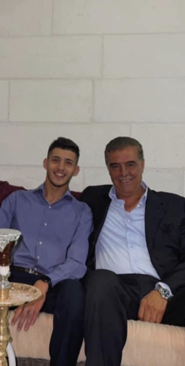 ashrafz3bi's tweet photo. شخصيات تستاهل المناصب  كانو وما زالو اصحاب مواقف وفزعة 
-معالي العين علي العايد الدعجة 
-معالي المهندس نضال برجس الحديد 
مُبــارك تعيينكم اعضاء في مجلس الأعيان https://t.co/FToYHfeDCi