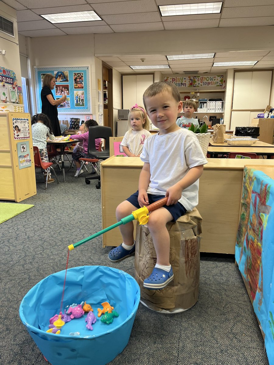 Amy Volek tweet media