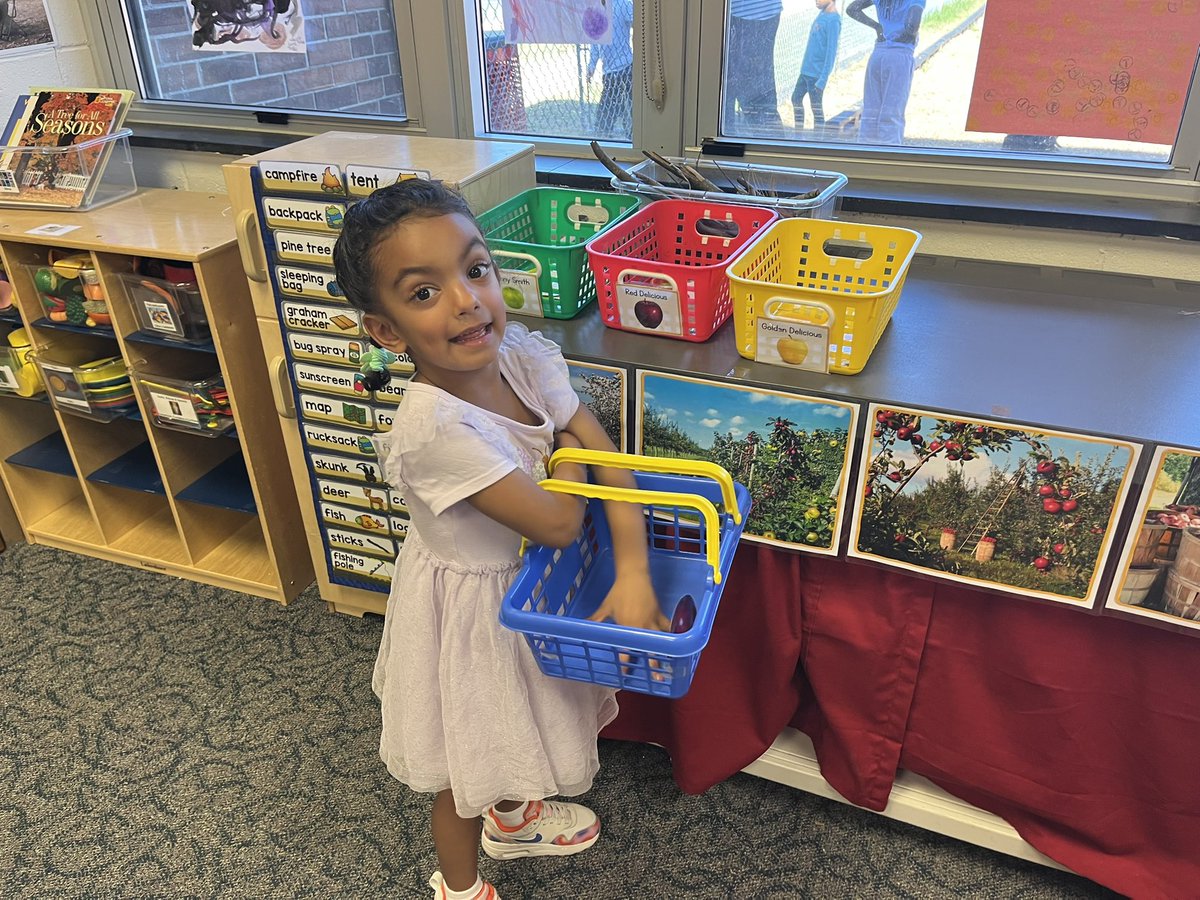 Amy Volek tweet media