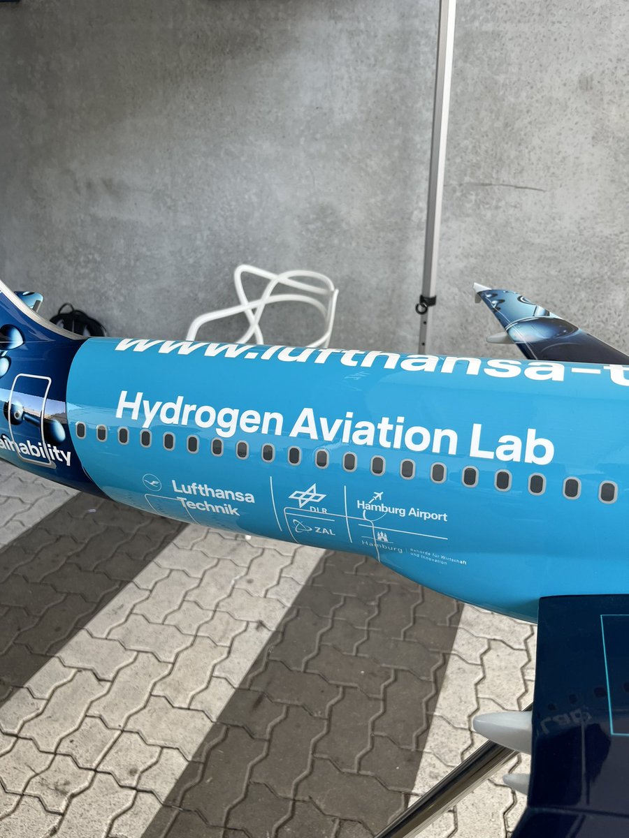 H2Energy_Sol's tweet photo. Visit at the Hydrogen Expo 2024 in Hamburg. A lot of good stalls, demonstrations of innovative engineering and  many valuable talks and contacts https://t.co/ee3nnjzeIf