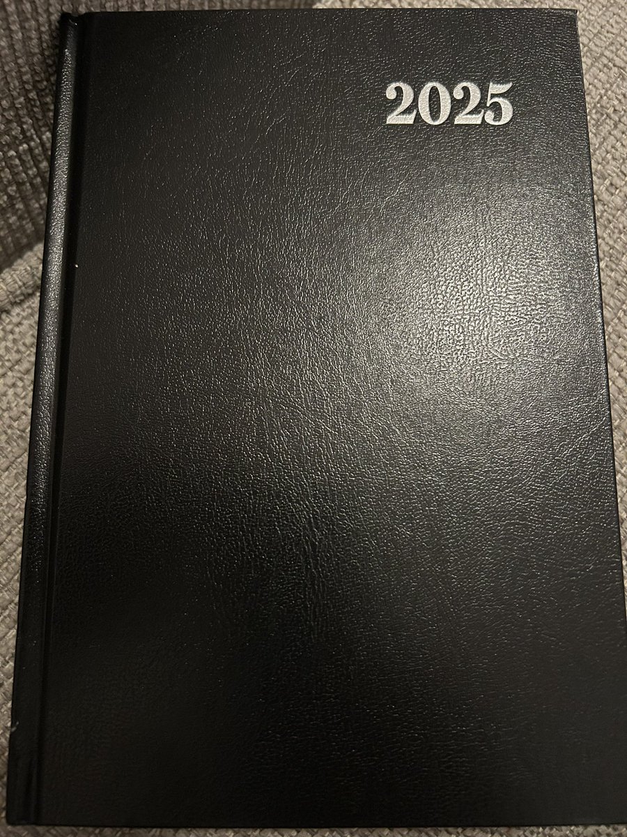 BarHillBarber's tweet photo. New appointment book. Which means year 42 of barbering 💈commences ✂️❤️ https://t.co/iVNYNTgUsE