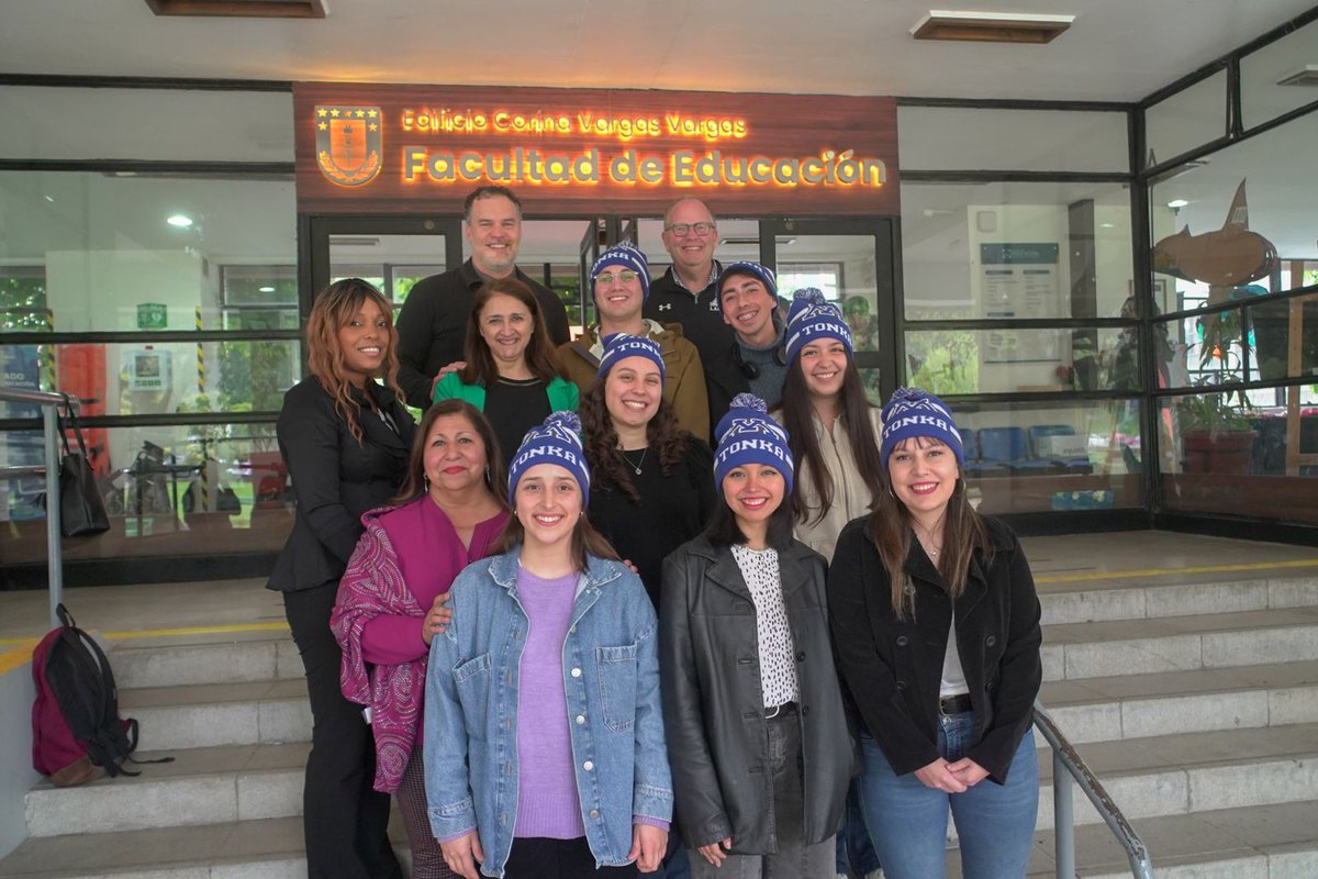 🎉 ¡Felicitamos con orgullo a nuestras/os siete estudiantes que consiguieron la beca para realizar su práctica profesional en el distrito escolar de Minnetonka, Estados Unidos! 🌟✈️

Conoce el programa y a los/las estudiantes seleccionados aquí:
educacion.udec.cl/estudiantes-de…