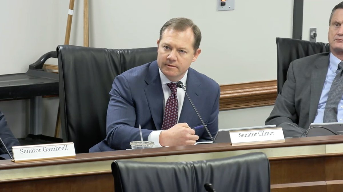 fitsnews's tweet photo. South Carolina senator @WesClimer asking utility executives about the Palmetto State's pressing energy infrastructure needs - which, according to him, include the need for both new generation AND updated transmission. #SCEnergy #SCBiz #SCStateHouse https://t.co/GoHcaCveMH