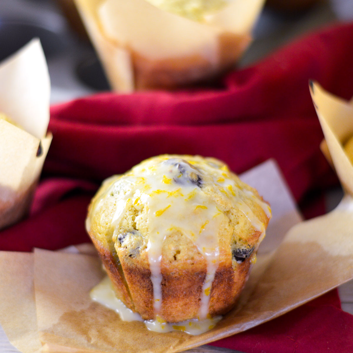 WholeMadeLiving's tweet photo. Indulge in a burst of flavor with Cranberry Orange Muffins topped with a zesty Orange Glaze. Perfect for breakfast, afternoon treat or around the holidays! 😍 
https://t.co/jJbORMnt0d
#cranberryorangemuffins #zestyorange #yum #muffins #cranberries #holidayseason #fallrecipe https://t.co/N7zyD0ZGxV
