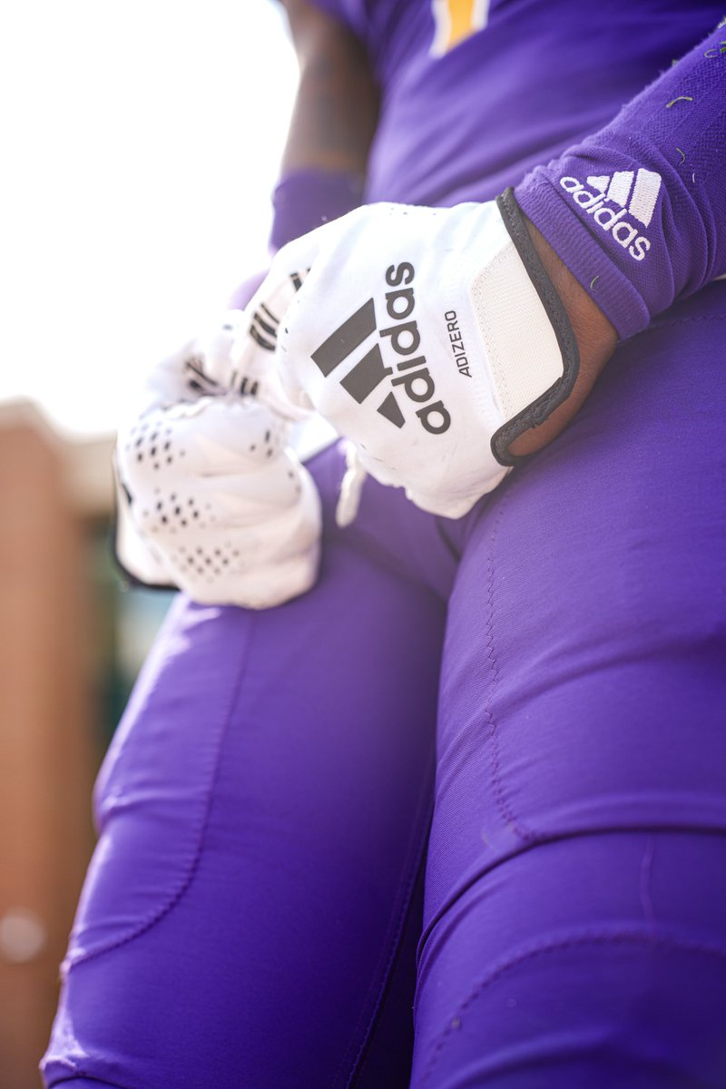 pvamufb_'s tweet image. Rock the Purple Gold❕

🟡 Helmet 
🟣 Jersey
🟣 Pants
🟡 Cleats

#SetYourHomecomingOut | #PVAMUFootball