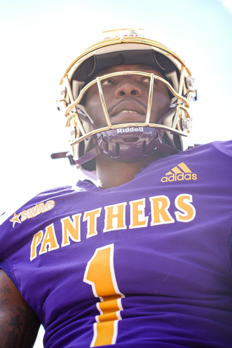 pvamufb_'s tweet image. Rock the Purple Gold❕

🟡 Helmet 
🟣 Jersey
🟣 Pants
🟡 Cleats

#SetYourHomecomingOut | #PVAMUFootball