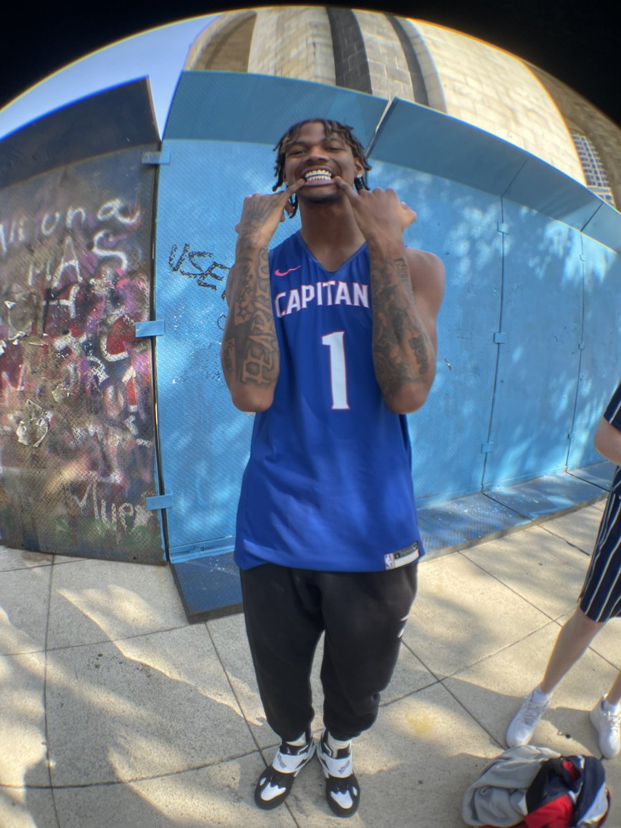 alan_chazaro's tweet photo. Met up with NBA lottery prospect Dink Pate at Plaza de la República in Mexico’s sprawling capital. He chose to hoop in Mexico City for one season instead of playing at top college programs in the States. Story on the way https://t.co/j6sric56Vt