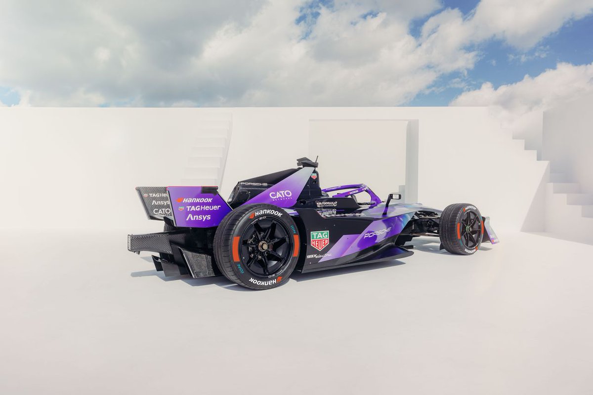 formulohm's tweet image. 🤑 | El Nuevo Porsche 99x Electric para Fórmula E 2024-2025 | 🤑

💜 𝙄𝙣𝙣𝙤𝙫𝙖𝙘𝙞𝙤𝙣𝙚𝙨 𝘾𝙡𝙖𝙫𝙚𝙨:

- Tracción integral, con tracción al eje delantero.
- Neumáticos con mayor agarre, aumento del 10-15 % medible.
- Alerón delantero modificado.
- 0 a 100 km/h en 1,83 s 🤯