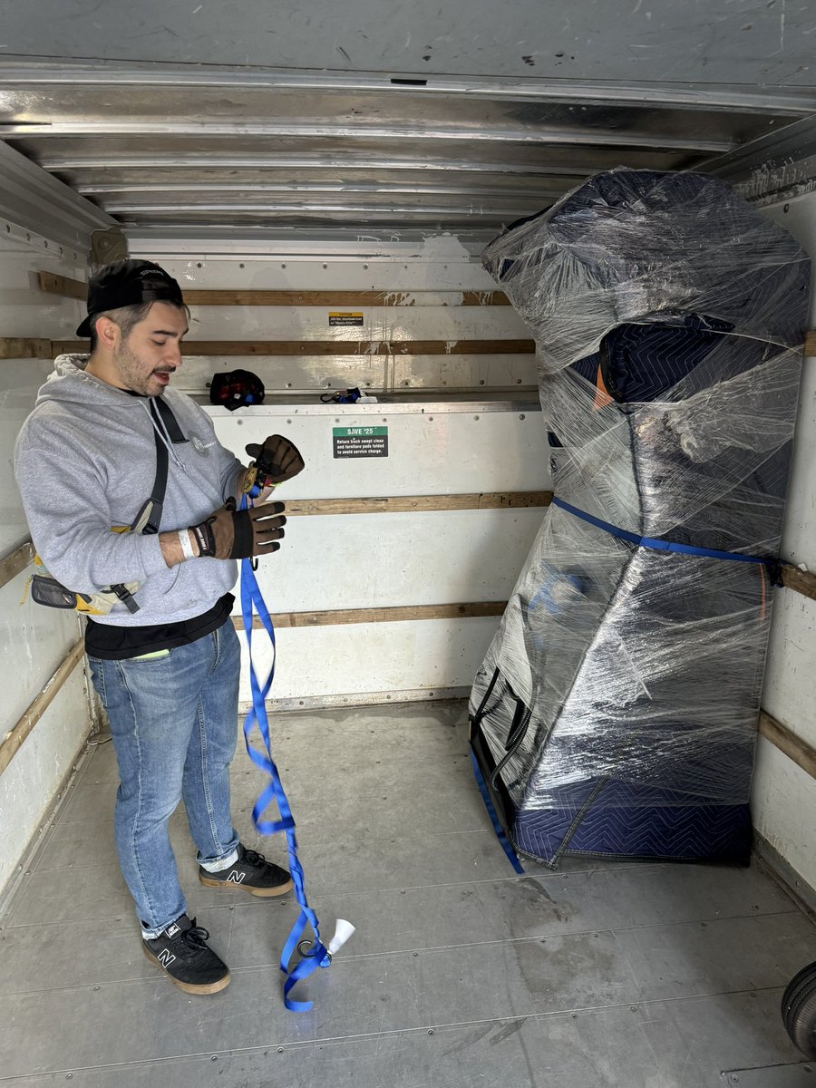 markkleeb's tweet image. Another day, another box truck full of arcades! Well, one arcade this time