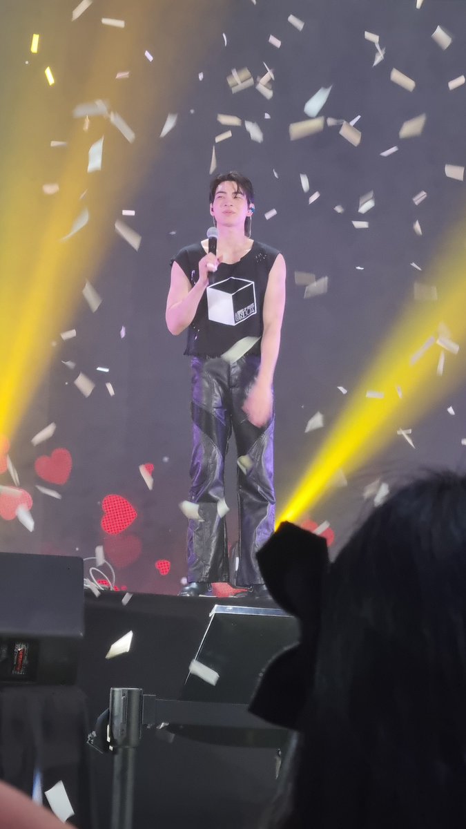LoveHigh45's tweet photo. MEMORABLE DATE THAT CANNOT BE FORGOTTEN 23/10/2024 ❤️ 

WILL ALWAYS SUPPORT YOU 🫶

#TonSaran1stFancon
#TimeToUnboxWithTon 
@mytonsrn @Tonsrnfanclub https://t.co/qV0S2QlIBx