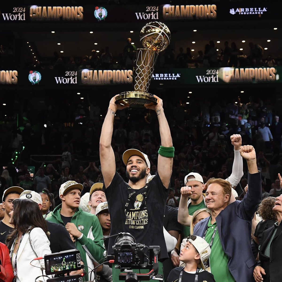 oneweekseason's tweet photo. Grow Your Bankroll!
 
Last NBA season, we booked +82 Units with a 10% ROI for the OWS Props Fam! 
 
Every day, our team hunts lines and provides our thesis behind those picks. 

This means that not only are you getting our best bets to trail, but you are learning along the way, so you are building your own edge, too. 
 
While we won't win every day, we will continually find edges that will help our community be profitable throughout the season and provide valuable knowledge along the way.
 
Will you come along for the ride with us this season?
 
https://t.co/iaYg4HxQ4V