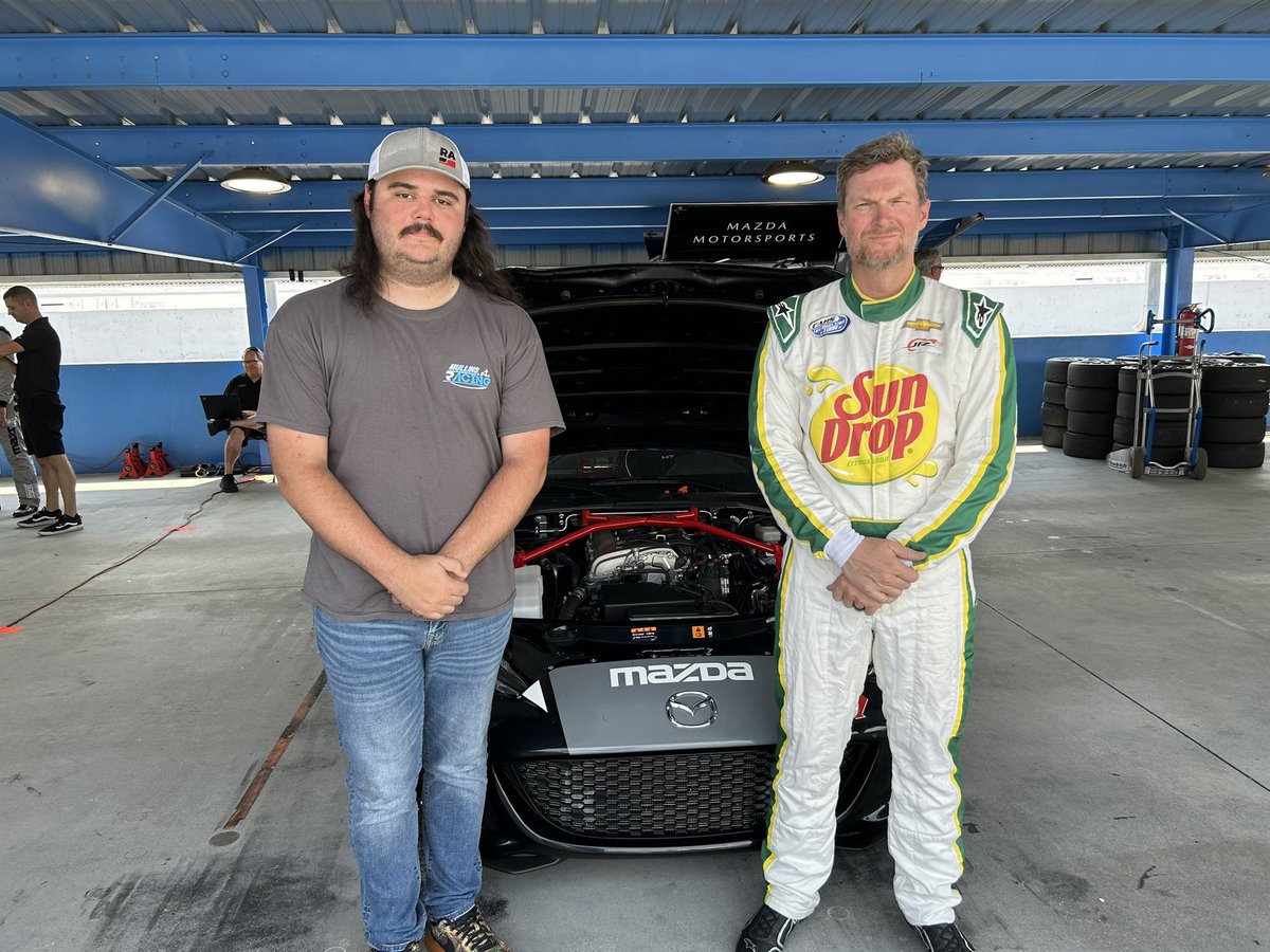 itsmoonhead's tweet image. They are really racing Miatas at Martinsville this Saturday! 

Follow me, @MazdaMX5Cup and retweet this photo of me and an up and coming racer (who def needs to run one of these races in the future) for a chance to win 3 tickets to Saturday’s race. Winner picked tomorrow morning!