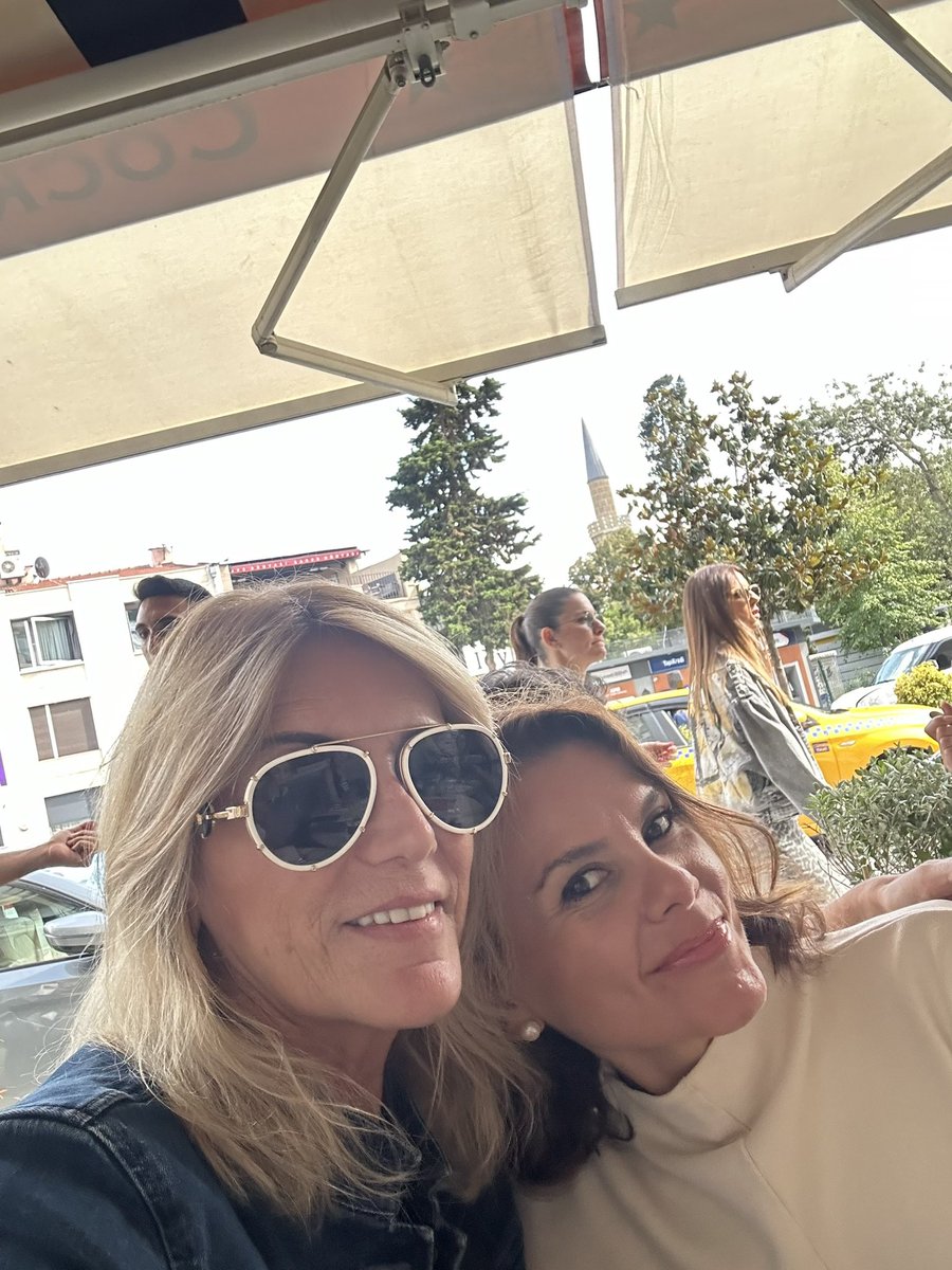 YesimGulsel's tweet photo. Last gathering with my girls a few weeks ago before heading to #NYC #bestmemories https://t.co/a79HwLBspP