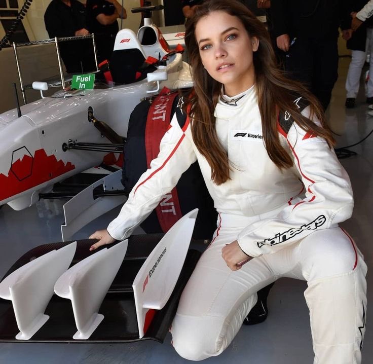 Formula1FRP's tweet photo. 𝗦𝗲𝗰𝘁𝗶𝗼𝗻: F1 ᴇxᴘᴇʀɪᴇɴᴄᴇs.
𝗦𝗽𝗲𝗰𝗶𝗮𝗹 𝗚𝘂𝗲𝘀𝘁: 𝖠𝗒𝗌𝗅𝗂𝗇 𝖭. 𝖱𝗂𝗏𝗂𝖾́𝗋𝖾.

Tenemos el placer de inaugurar una nueva sección en el #MexicoGPRP junto a la asombrosa Ayslin. https://t.co/Il1gJFzTRG