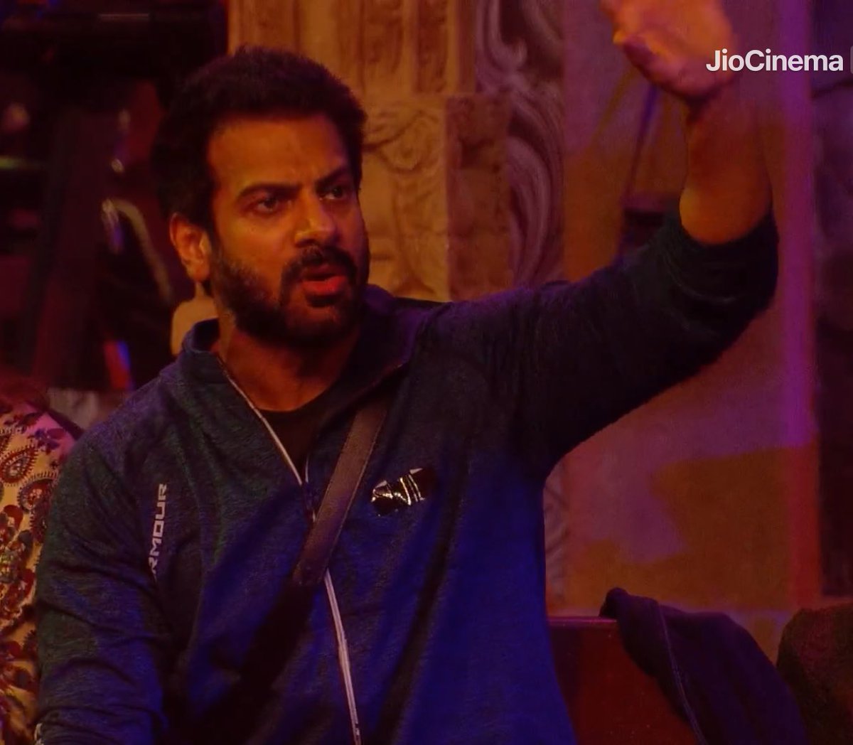 itsgauravkr's tweet photo. Whose side are you in fight between 

#KaranVeerMehara VS #AvinashMishra 

RT 🔄🔄 for Karan
Like ❤️❤️ for Avinash

#BB18 #BiggBoss18 #BiggBoss https://t.co/JndWrhacHk
