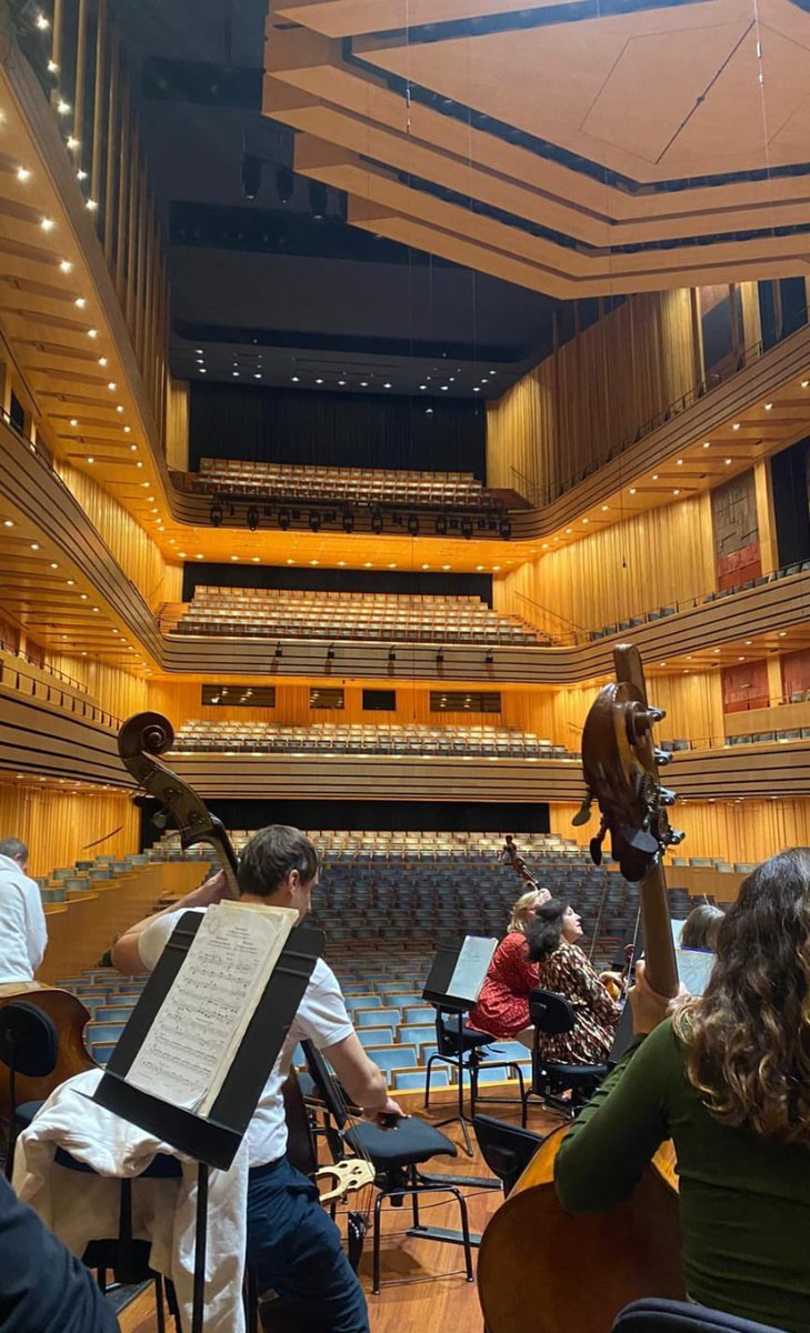 Orchestre Philharmonique de Radio France (@philharrf) on Twitter photo 🇭🇺 Concert #6
Last concert of the tour tonight at <a href="/MupaBudapest/">Müpa Budapest</a> 💚
<a href="/solgabetta/">Sol Gabetta</a> <a href="/mikkofranck/">Mikko Franck</a> 🇭🇺 Concert #6
Last concert of the tour tonight at <a href="/MupaBudapest/">Müpa Budapest</a> 💚
<a href="/solgabetta/">Sol Gabetta</a> <a href="/mikkofranck/">Mikko Franck</a>