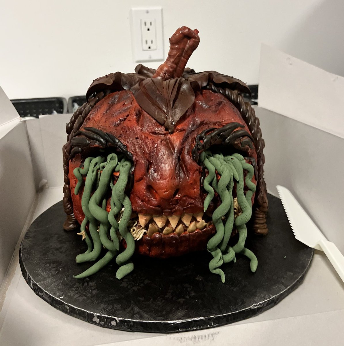 Harding_Films's tweet image. WHO WANTS TO CARVE OUT A SLICE!!! Check out the horror treat CARVED!! A halloween slasher now streaming on HULU and Disney+