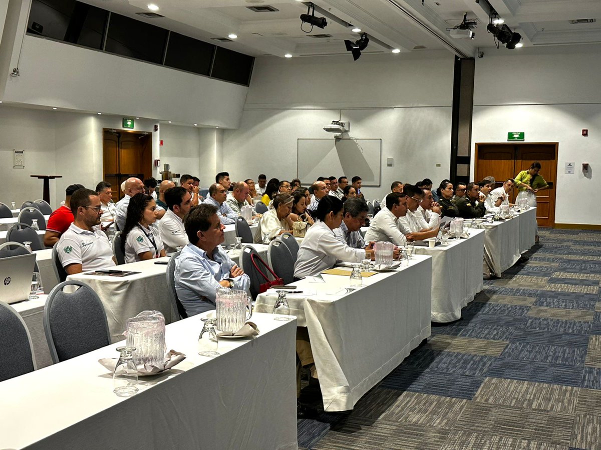 Hoy tuvimos la oportunidad de hacer parte de la mesa de trabajo con los <a href="/gremiostolima/">Comité Intergremial del Tolima - CI Tolima</a>, <a href="/MincomercioCo/">MinComercio Colombia</a>, <a href="/Cotelcolombia/">Asociación Hotelera y Turística de Colombia</a>, <a href="/FenalcoNacional/">Fenalco Nacional</a>, <a href="/AcodresCo/">Acodrés</a>, <a href="/PoliciaColombia/">Policía de Colombia</a>, <a href="/ANI_Colombia/">Agencia Nacional de Infraestructura</a> y <a href="/alcaldiamelgar/">Alcaldía de Melgar</a>, un espacio de diálogo donde revisamos y discutimos estrategias conjuntas de