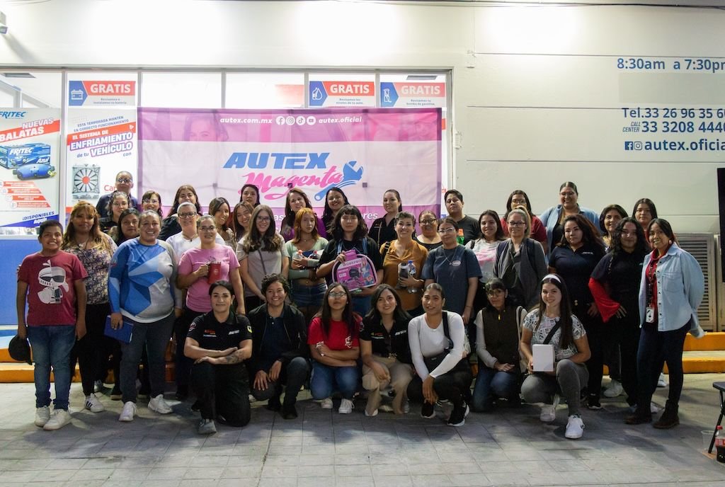 revistaalianza's tweet photo. 👩🔧¡Impulsar a las mujeres en la reparación automotriz es posible! 🔧
Entérate de esta emocionante iniciativa👇
👉 https://t.co/6koAPp5lN3
#TeamAutomotriz | @RefAPYMSA | #AutexMagenta | #MujeresEnTecnología | #Autex https://t.co/BoZCQNefGq