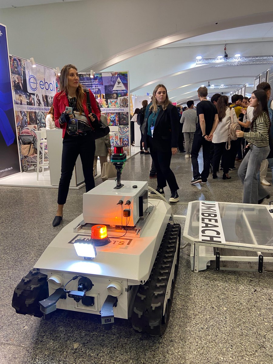 🚀 ¡AVS en el Valencia Digital Summit 2024! 🌍✨ 

Nuestras compañeras Rosa Rodríguez y Aida Pedrera asistieron a <a href="/VDS_event/">VDS</a>, el evento clave de #tecnología en Europa, donde se exploró lo último sobre #innovación y tendencias.

¡Aquí algunas fotos! 📸👇 

#ValenciaDigitalSummit