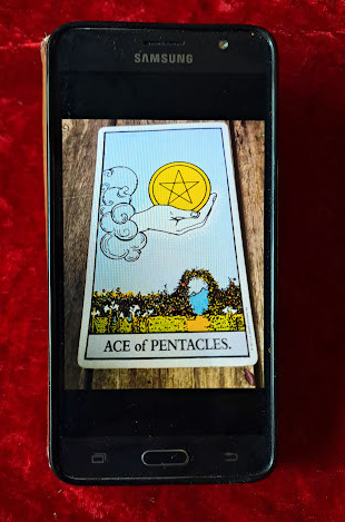 BuikdanseresSam's tweet photo. Tarotlegging via videobellen! Wil je graag een tarotreading, maar ook thuis blijven? Bel me met videobellen. We doen de legging van het heden, verleden en toekomst en het Keltisch Kruis. Prijs € 25,--  betaling via betaalverzoek. kijk voor  info op mijn website samiera punt nl https://t.co/3FXN3dmeHy