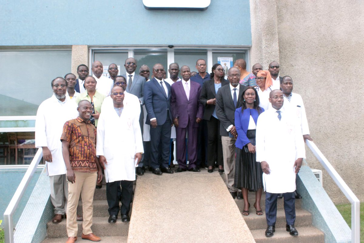 ICAofficiel's tweet photo. Sur instruction du Ministre de la Santé, de l’Hygiène Publique et de la Couverture Maladie Universelle, M. @Pierre_DIMBA , l’inspecteur Général de la Santé, Dr Bernard KPAHO a procédé à l’installation officielle du Directeur Général de l’Institut de Cardiologie d’Abidjan (ICA). https://t.co/kFiDeCncPs