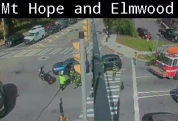 ROCHNYCRIMEINFO's tweet photo. #ROC 
1:50pm - Mt. Hope Ave. &amp; Elmwood Ave. - MVA 
@sfj8888 @mcfw @acoffey3216 @JohnSpaulding https://t.co/MNj6Iw7CHD