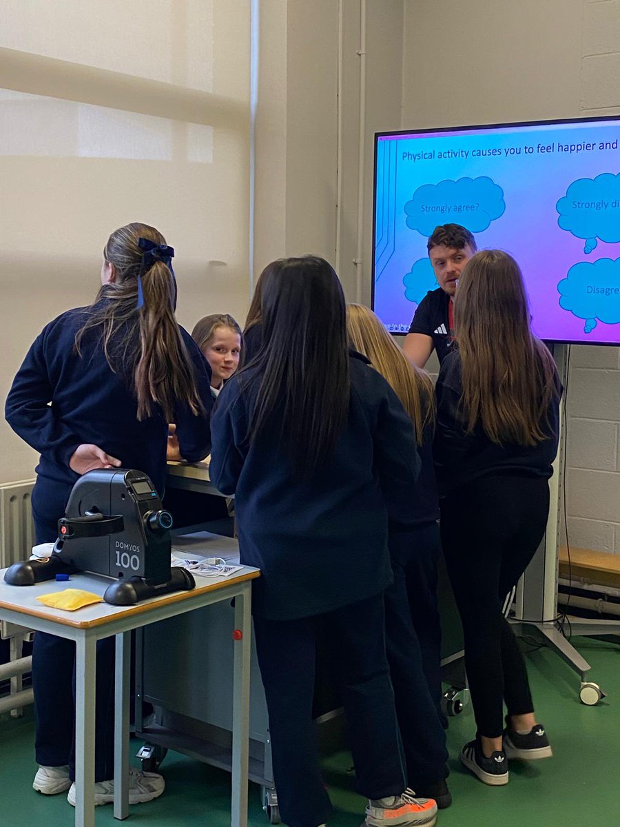 stpaulsg's tweet photo. First year students had a great time at Lifelab in DCU - Dublin City University today.  This was topped off with a tour of the campus - who knows how many will end up students in DCU after today! #CollegeAwareness #SchoolsofDistinction @AccessTCD @lecheiletrust1 https://t.co/Uv3bAD10oQ