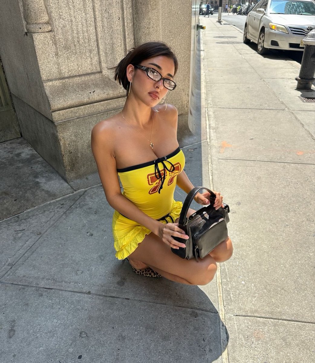 lMPULSIVEARl's tweet photo. Shopping OOTD #SATURNEGRAM https://t.co/WXzk5vuqXC