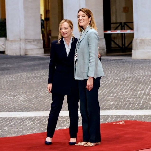 EP_President's tweet image. Con @GiorgiaMeloni a @PalazzoChigi a Roma.

Siamo in un momento cruciale per l’Europa. Continuiamo a lavorare insieme per un'Europa migliore, più forte e più sicura 🇪🇺 🇮🇹