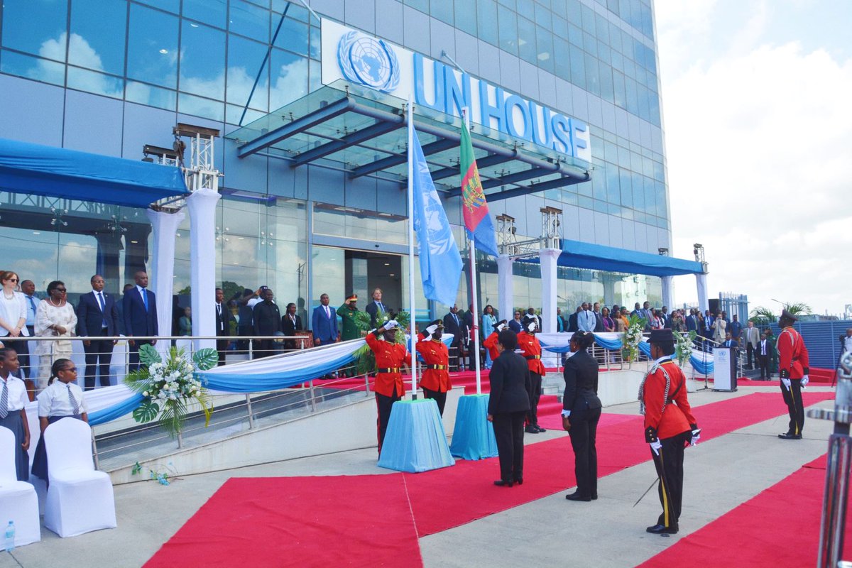 FAOTanzania's tweet photo. Happy #UNDay 🇺🇳

@FAOTanzania celebrates 79 years of the UN with @UnitedNationsTZ. 

We remain committed to fostering inclusive economic growth, improving livelihoods, and enhancing food and nutrition security for all Tanzanians. https://t.co/I7hmVYE4YH