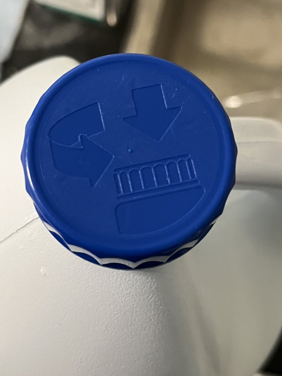IShreshtha's tweet image. the experiment won’t take long, meanwhile the struggle to open the bleach continues
#GradLife #PhDProblems