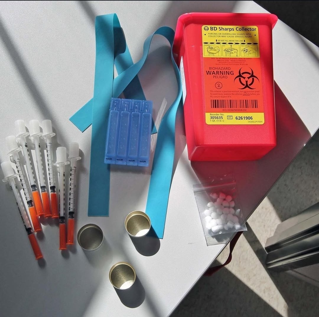 IDEATPA's tweet photo. We recognize that using drugs introduces risk, but there are ways to make it safer. Access to safe supplies and sterile syringes reduces the risk of contracting infectious diseases like HIV. And Hepatitis C from injecting drugs. #harmreductionworks https://t.co/8jxlQWwI6Q