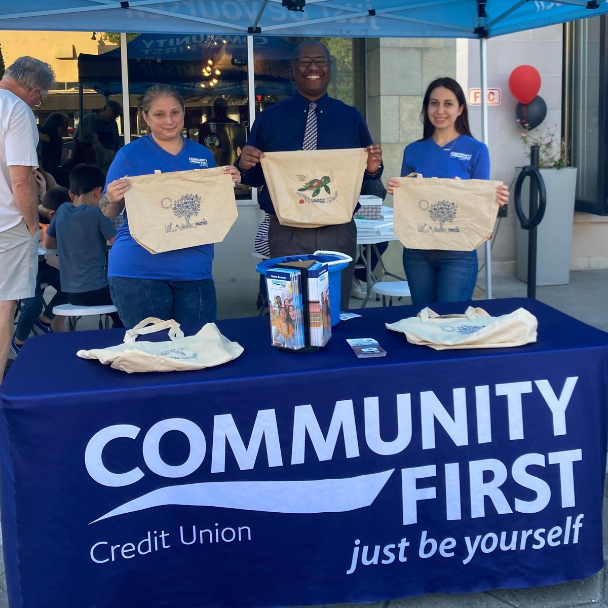 CommFirstCU's tweet photo. โจCalling all music lovers, families, and foodies! Join us tomorrow, 6 - 9:30 p.m. in the Avondale Entertainment District for Amplified Avondale Music and Art Festival!
#Justbeyourself #ThingstodoinJax #Musicfestival #livemusic #Supportlocalart https://t.co/eIAJ5BZUJN