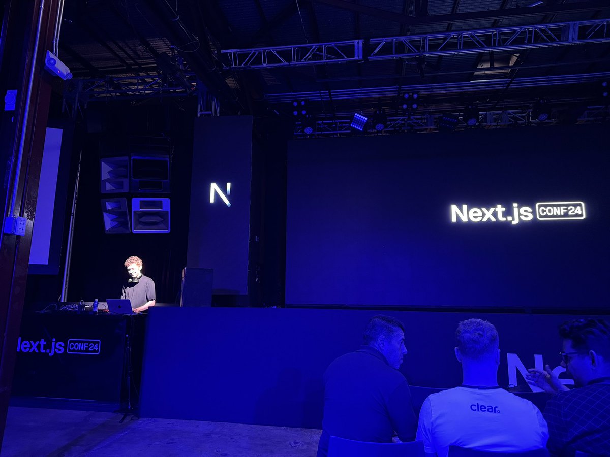 JusCoding's tweet image. #NextConf is a vibe so far