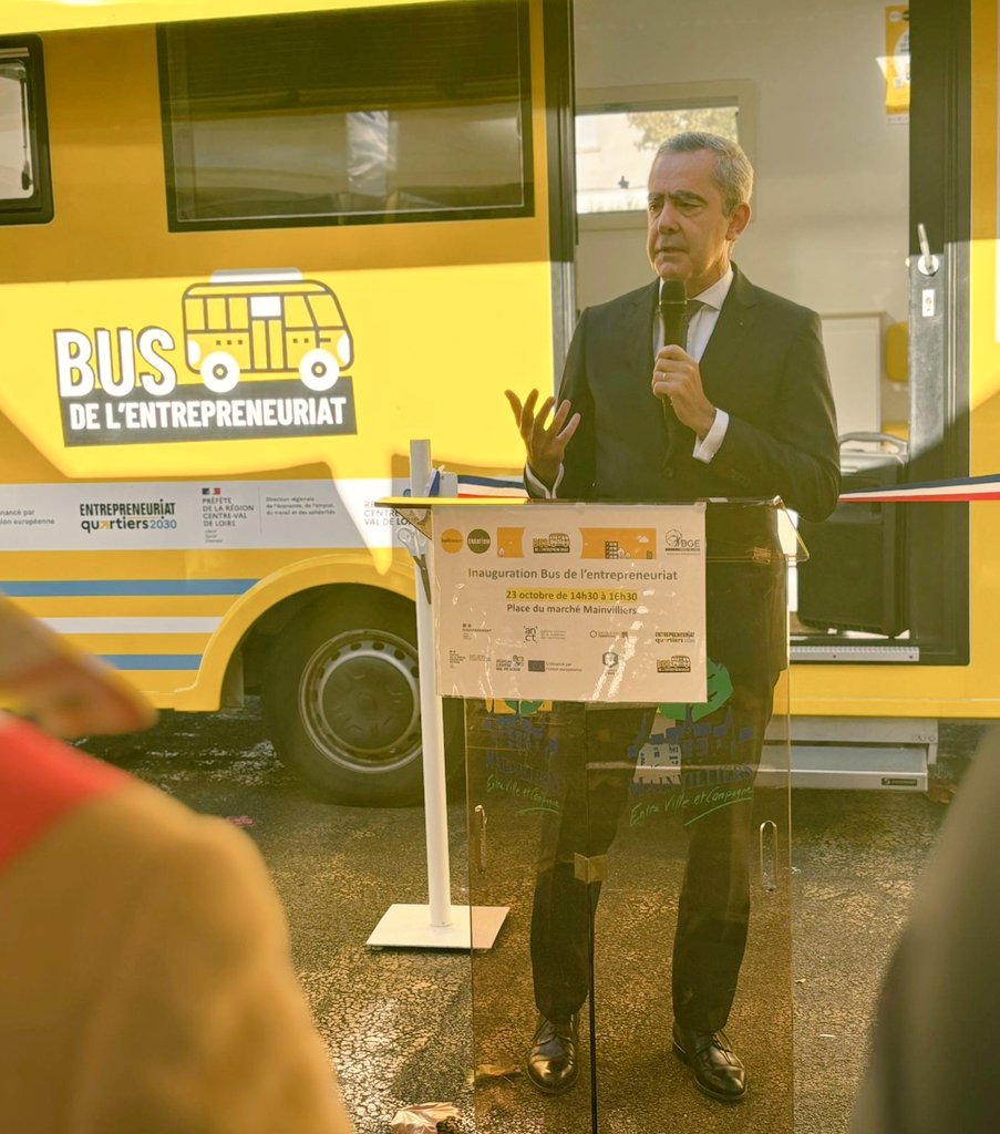 Prefet28's tweet photo. Mercredi 25 octobre, M. Hervé JONATHAN, Préfet d’Eure-et-Loir, a participé à l’inauguration du bus de l’entreprenariat, à Mainvilliers.

Porté par l'association BGE Terres de Loire, dans le cadre du programme Enteprenariat Quartiers 2030, et soutenu par l’État, ce bus va sillonner les quartiers prioritaires de la ville dans le département pour conseiller et accompagner ceux qui veulent créer une entreprise ou développer une activité, pour passer de l'idée au projet.