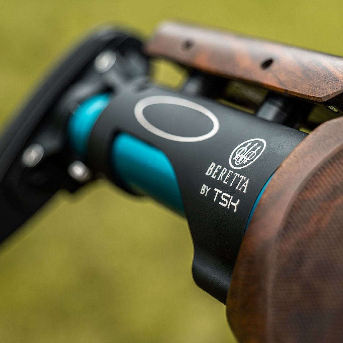 targetfocused's tweet photo. The Beretta 694 Pro Sporting with a TSK stock. Check out the review! https://t.co/V9Zn3iWBEc https://t.co/VZHbQVAJ1s