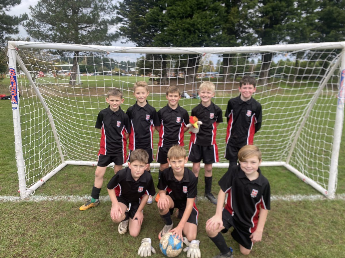 St John's Middle PE & Sport (@sjmspe) on Twitter photo The Year 6 Boys footballers attended an NLT 6-a-side competition today, hosted by <a href="/KHFCCommunity/">KHFC Community Trust</a>
The boys were brilliant, winning 2 games and drawing 3 without conceding goal. They missed out on the semi final by just one point.
Well done to all involved ⚽️ The Year 6 Boys footballers attended an NLT 6-a-side competition today, hosted by <a href="/KHFCCommunity/">KHFC Community Trust</a>
The boys were brilliant, winning 2 games and drawing 3 without conceding goal. They missed out on the semi final by just one point.
Well done to all involved ⚽️