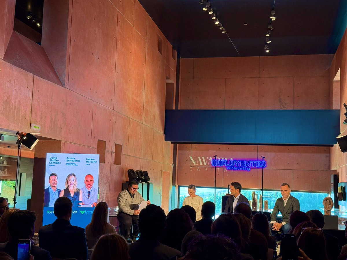 angelansae's tweet photo. InteresantĂsima jornada, organizada por @NavarraCapital, en un entorno maravilloso como el Museo Oteiza.
âInfluyentesâ #infinitethinking, donde hemos podido escuchar a diferentes expertos navarros en innovaciĂłn, turismo, agroalimentaciĂłn⊠hablando sobre la Navarra que anhelan. https://t.co/rhbNhkA11A