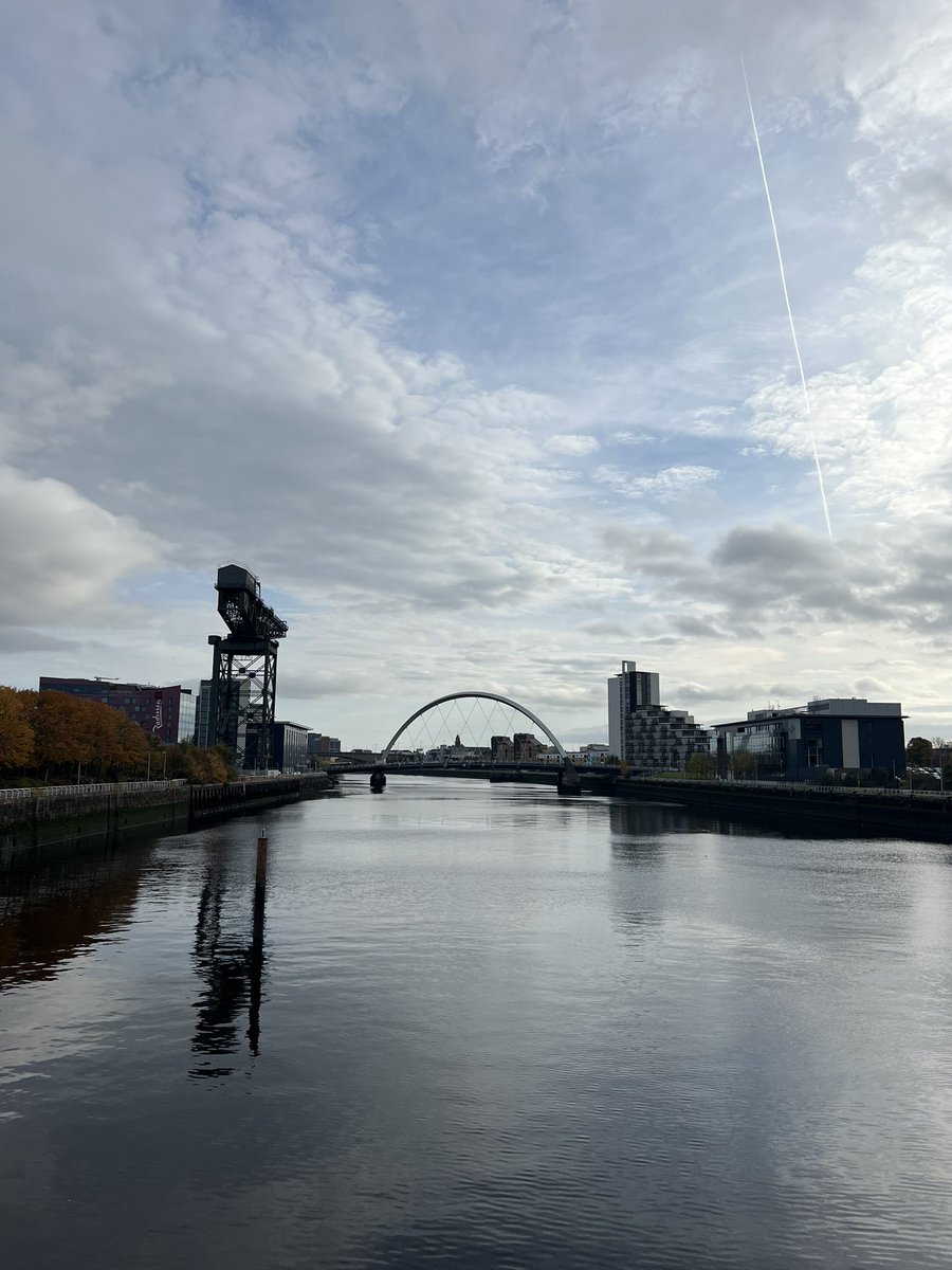 RosshallGeo's tweet photo. A great day with S4 as they completed an urban study using environmental surveys and traffic counts in Glasgow’s CBD, inner city and suburbs 🌇😄 @Rosshallmods @RosshallAcademy https://t.co/1eHk0nDWXA