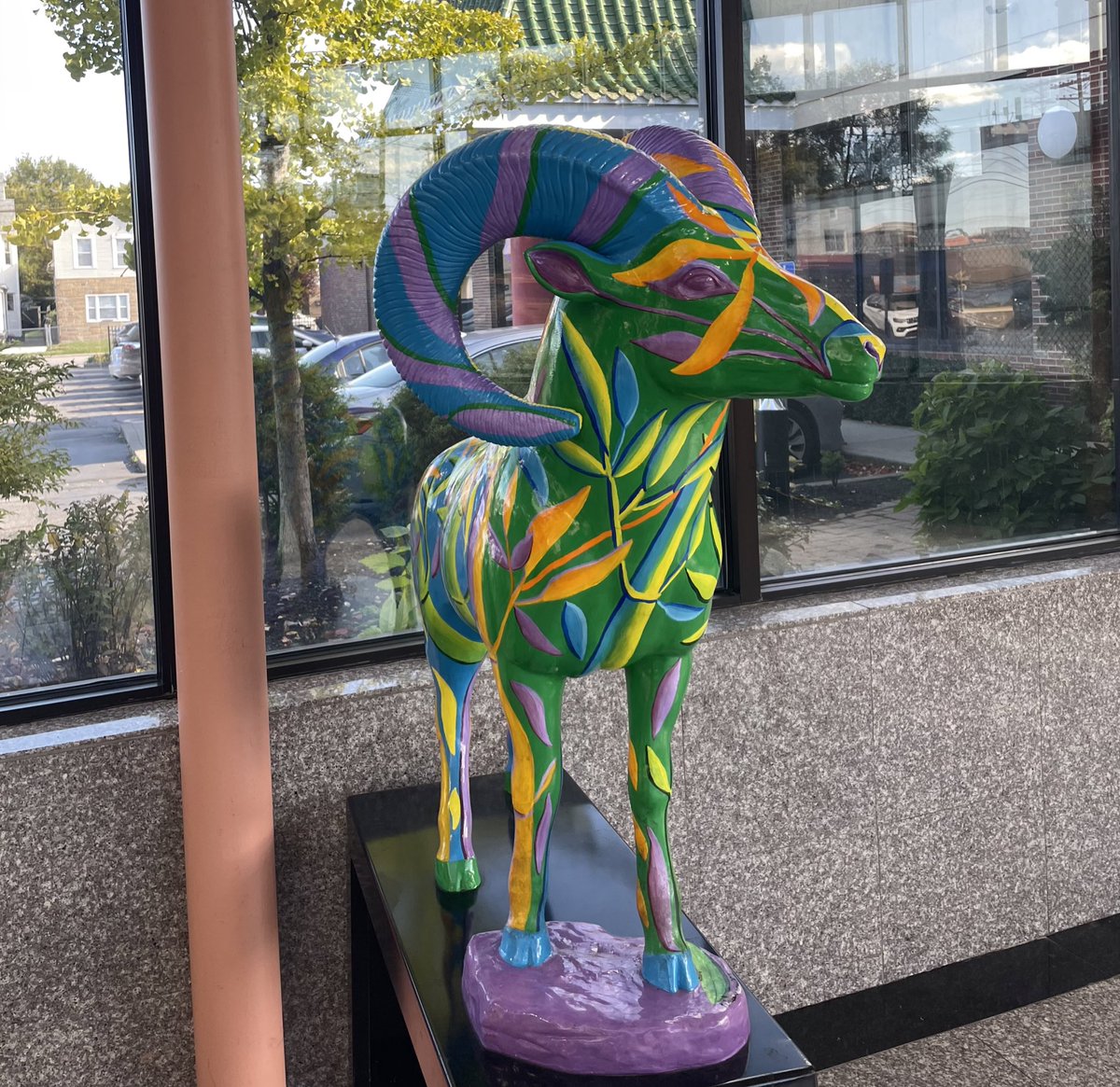 #EatExploreCLE returns with a trek around AsiaTown and the Superior Arts District. Delicious lunch courtesy of YYTime at 30th and Payne. We could’ve walked all afternoon with this sunshine!