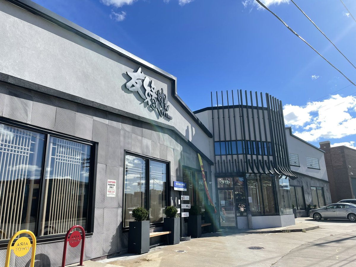 KIPPinCLE's tweet photo. #EatExploreCLE returns with a trek around AsiaTown and the Superior Arts District. Delicious lunch courtesy of YYTime at 30th and Payne. We could’ve walked all afternoon with this sunshine! https://t.co/7xMWKhxKId