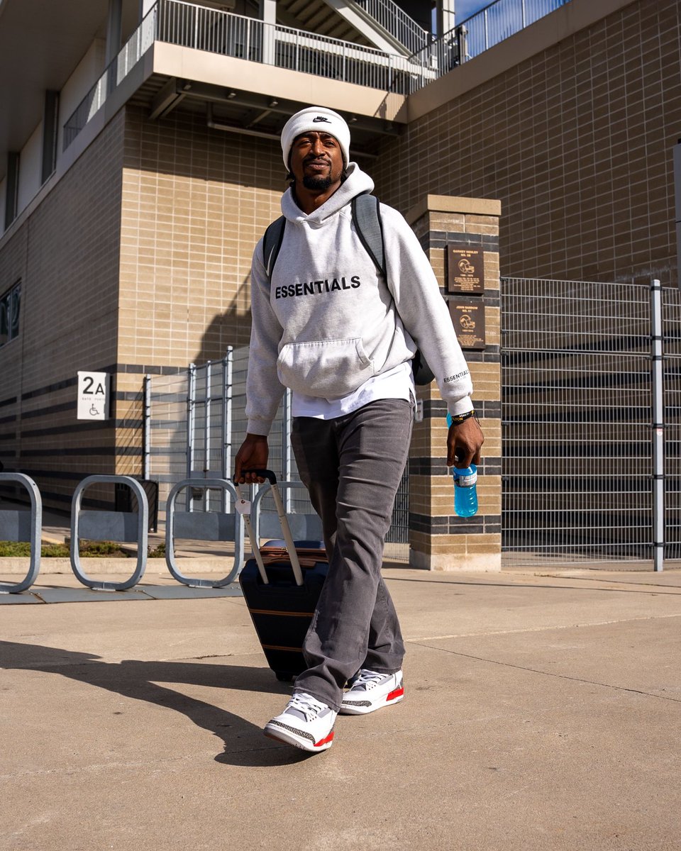 Ticats's tweet photo. ready for takeoff 🛫 

#TheHammer https://t.co/PRS0HaMt7y