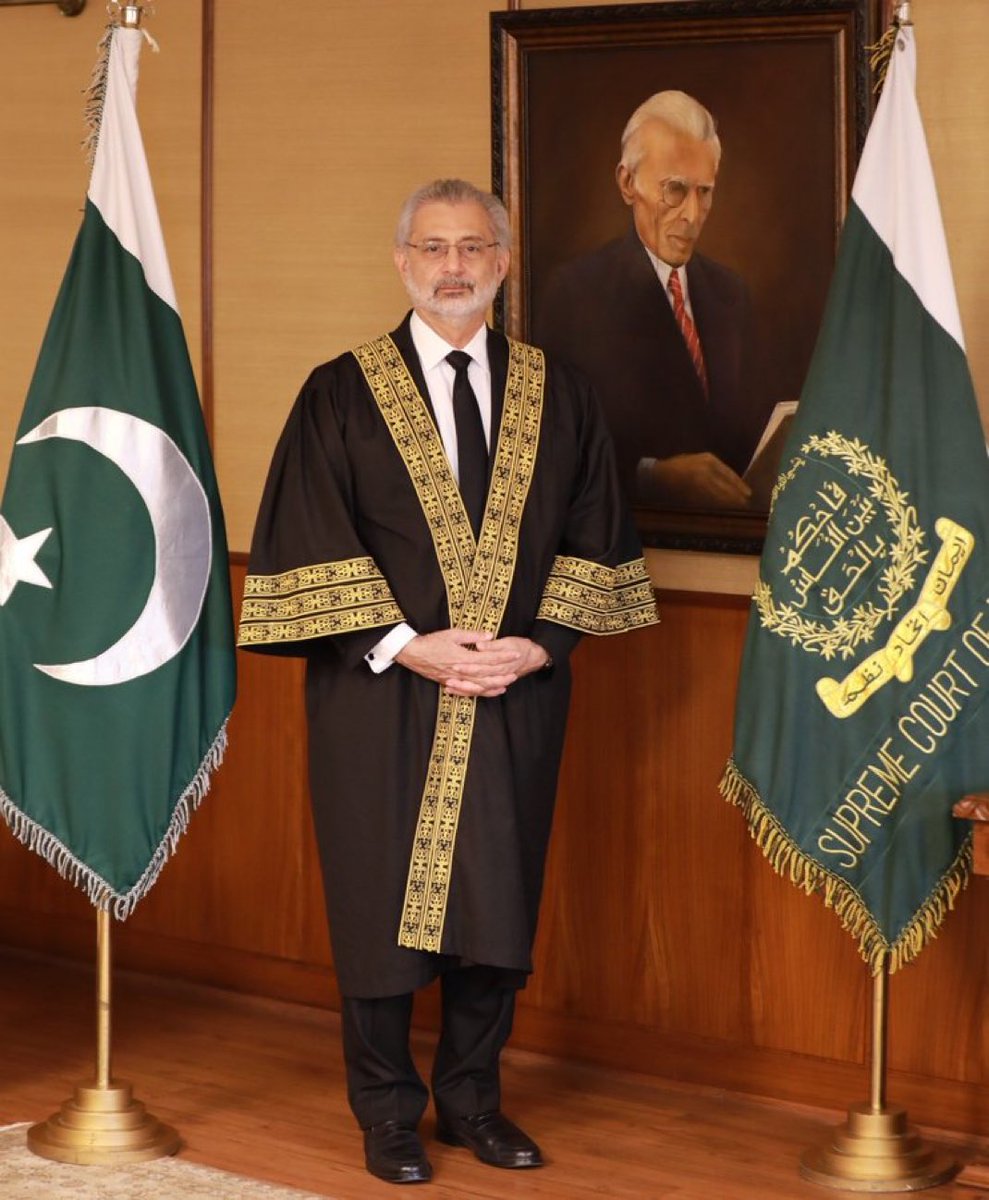 AdilChohan786's tweet photo. الوداع قاضی صاحب 
چیف جسٹس قاضی فائز عیسیٰ کل اپنے شاندار عدالتی سفر کا اختتام کر رہے ہیں۔  قاضی صاحب نے اپنے کیرئیر میں آئین کی بالادستی اور قانون کی پاسداری کو ہمیشہ اولین ترجیح دی۔
#PakistanLoveQaziFaezIsa https://t.co/eQFhP7AaIj