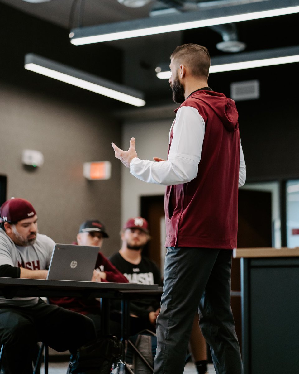 MASH__BASEBALL's tweet photo. Where the off-season starts. β‘οΈπ #CoachesSummit
#MASHbaseball | #RaiseTheStandard https://t.co/fTgL0d9K4W
